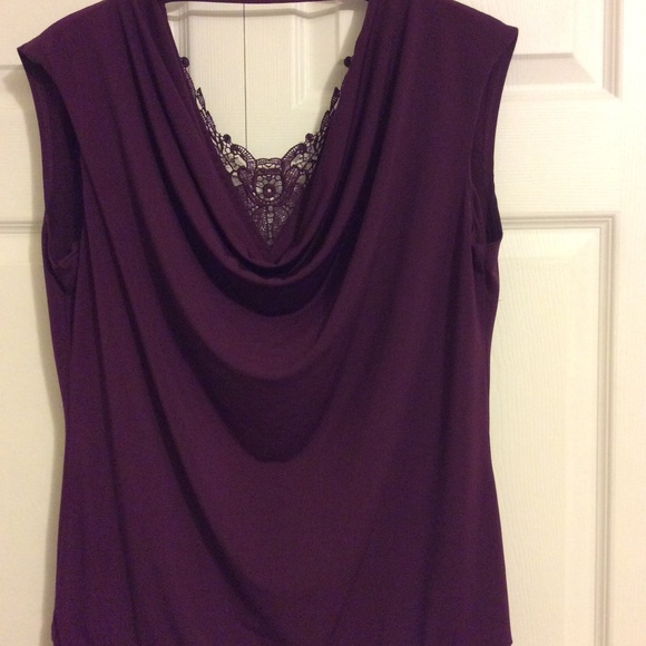 Women sleeveless blouse - Picture 1 of 8